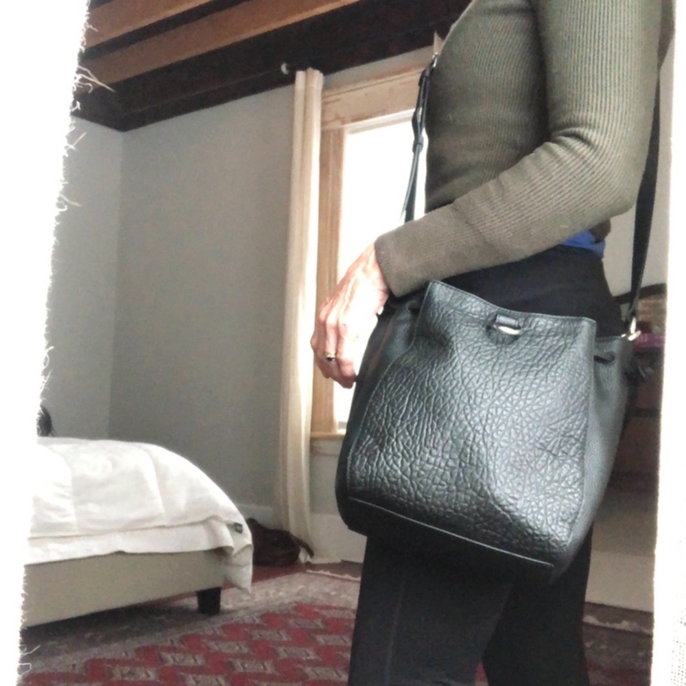 Vince Camuto cross body - Picture 3 of 8